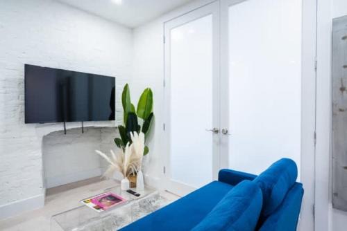 Ukrainian Village Apartment | 180-2 Brand new 2BR 1Bath East Village