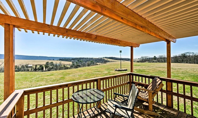 Dornsife House | 180-Acre Farm: 'The Lodge' in Klingerstown!