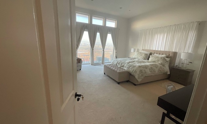 Playa Del Rey House | 180 degrees of SENSUAL SERENITY. Close or everywhere you want to be