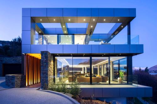Queenstown House | 180 Park a Lakefront Masterpiece, Relax it's Done holiday home