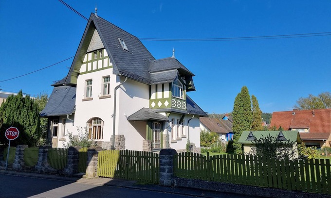Ransbach-Baumbach House | 180 sqm art nouveau villa in Kannebäcker Land, good transport links to A3 and A48