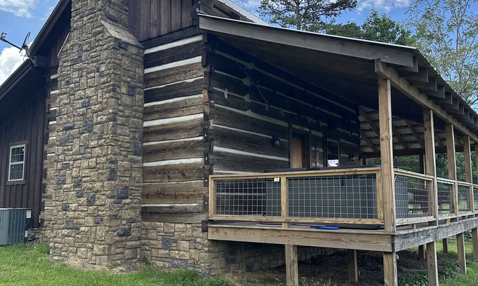 Fort Payne Cabin | 1800s Pre-Civil War Log Cabin restored on 300 acre adjoining Little River Canyon