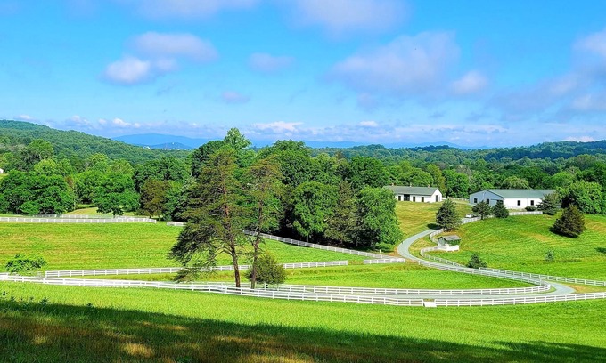 Charlottesville Cottage | 1802 cottage once part of Monticello and owned by Thomas Jefferson