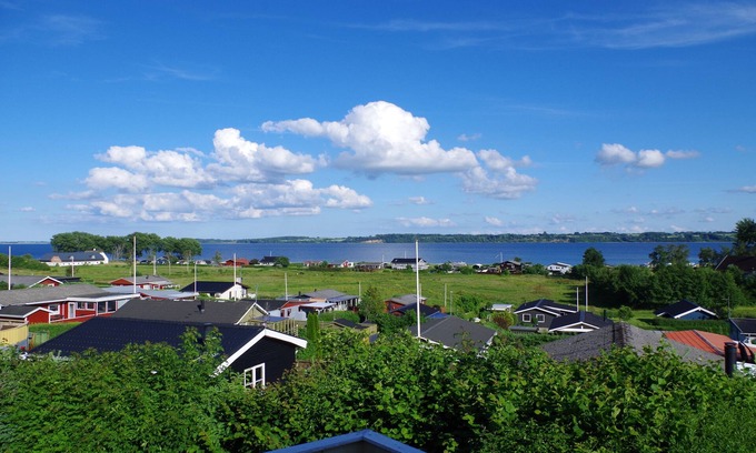 Aabenraa House | 180° sea view, close to the beach, 6 pers./3 rooms, WLAN, all year round, fenced garden