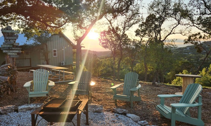 Canyon Lake Cabin | 180º Hilltop Views - Near Tubing, Lake and Whitewater Amphitheater - Hot Tub