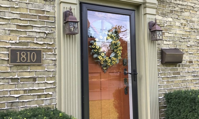 Beloit Bed & Breakfast | 1810 Emerson House Bed & Breakfast - Adults Only