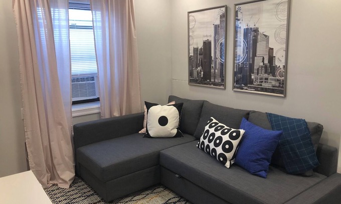 Industry Apartment | 1817 5G · Excellent 2bed Apt-20 min to NYCParking Avail