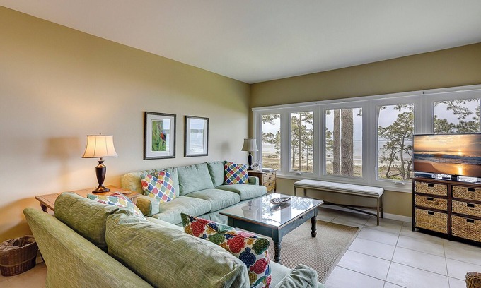 South Beach Condo | 1833 Beachside Tennis - Views of the Calibogue Sound!