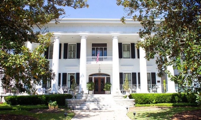 Macon Bed & Breakfast | 1842 Inn