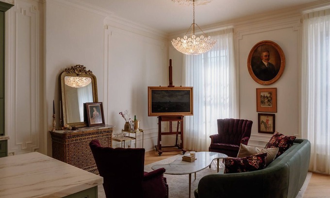 Port Hope Apartment | 1850s Parisian Pied-A-Terre on Port Hope’s Main Street