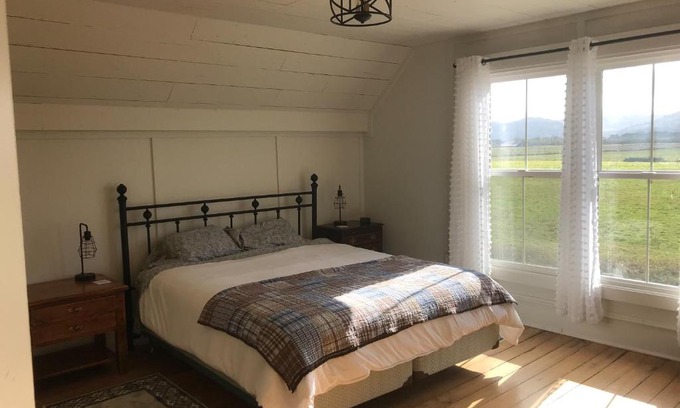 Ferndale House | 1858 Homestead