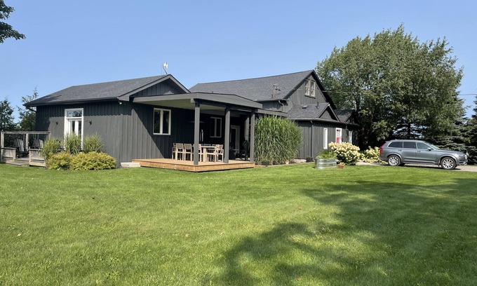 Grey Highlands House | 1870 Renovated Historic School House close to Ski Hills Winter Seasonal Rental