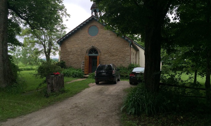 Grey Highlands House | 1870's stone schoolhouse steps from the Bruce Trail overlooking Beaver Valley