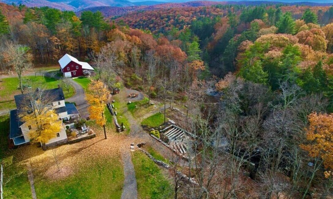 Ellenville House | 1880's Farmhouse, W/Private stream & Hot Tub