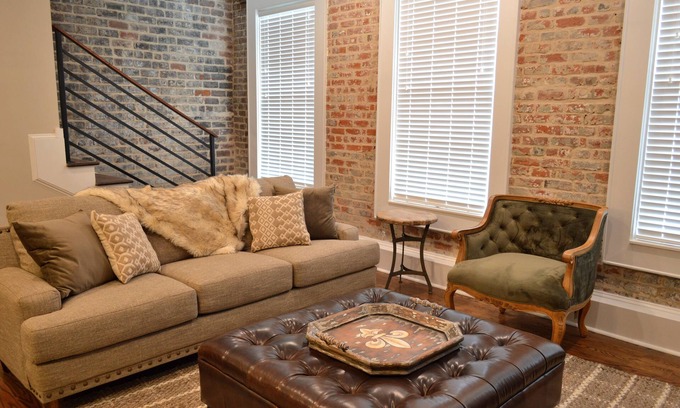 Central Business District Condo | 1890-1930 Historic Politics Themed condo, 2 blocks from French Quarter