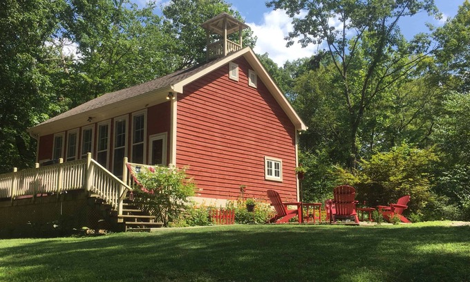 Morgantown House | 1891 Schoolhouse Inn