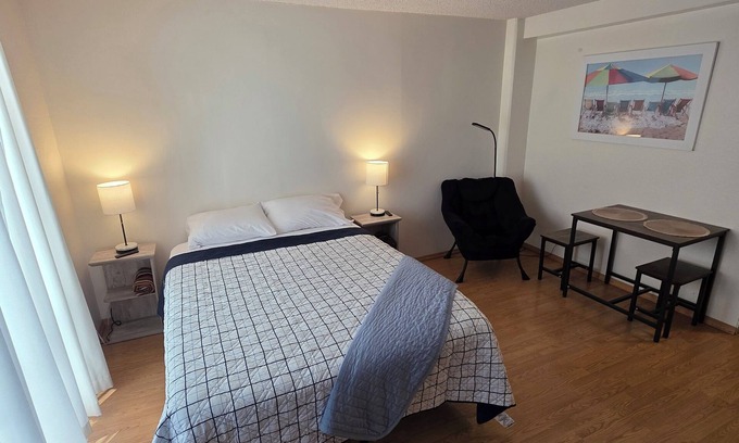 Waikiki Apartment | 18FL Charming air conditioned apartment in Waikiki with scenic view from lanai