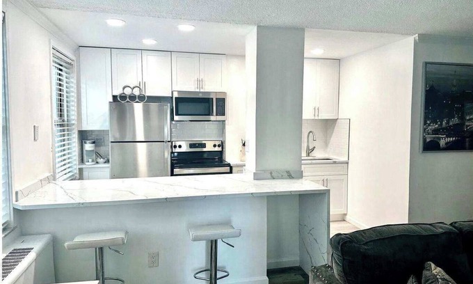Downtown Atlanta Condo | 18K - City condo! Great View overlooking Peachtree