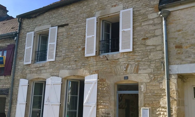 Arc-en-Barrois House | 18th century country house