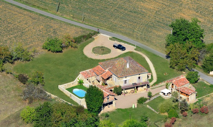Varen House | 18th-century estate gîte for10 people