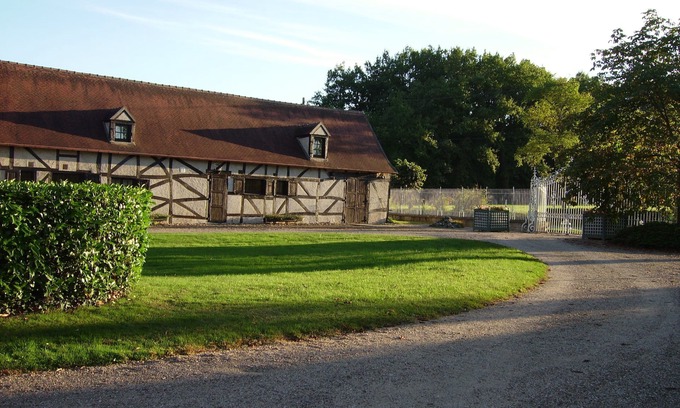 Beaulon House | 18th century farmhouse, in the countryside, sleeps 10, private pool,