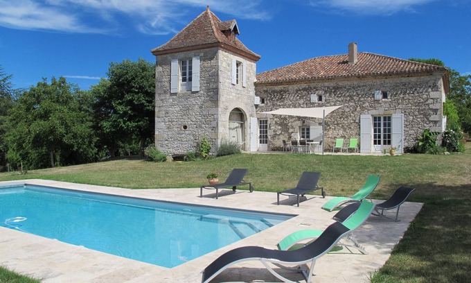 La Romieu House | 18th century Gersoise house, secluded, swimming pool, wooded grounds