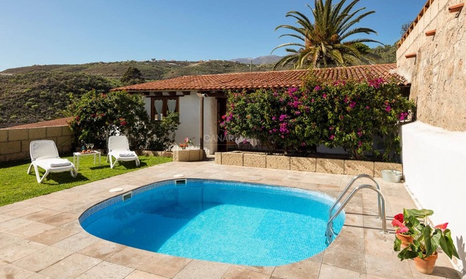 Arico el Nuevo Cottage | 18th Century Refurbished Getaway in Arico Nuevo with Pool and Ocean Vi
