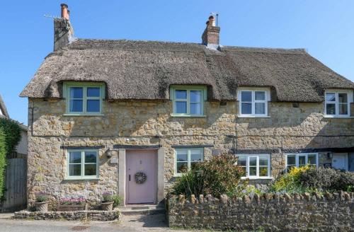Beaminster House | 18th Century Thatched Cottage Parking & Garden