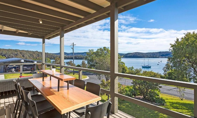 Narooma House | 19 Lakeview Drive Narooma