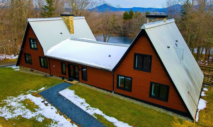 Potton Ski Chalet | 19 Person Grand Chalet Luxury Mountain Retreat with Stunning Views and Amenities