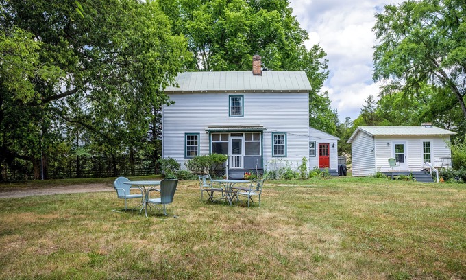 Richmond Other | 1900's Tuckahoe Farmhouse, a stroll away from Thomas Jefferson's childhood home