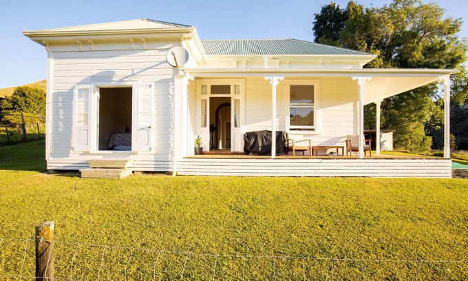 Pohokura Bed & Breakfast | 1900's Villa on the forgotten world road