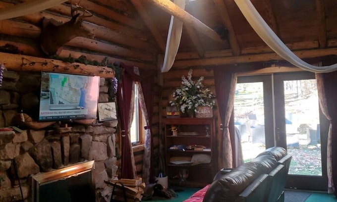 White Lake House | 1913 LOVE SHACK Bethel NY Bethel Woods your own Private Dock on LAKE 6 BREWERIES
