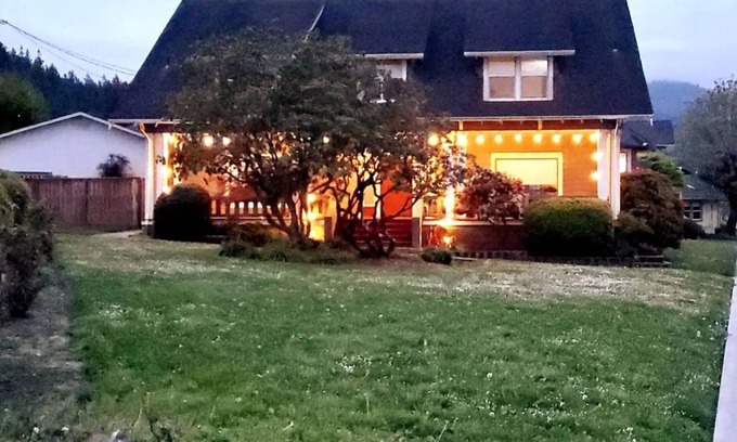 Scotia House | 1919 Historic Craftsman Home