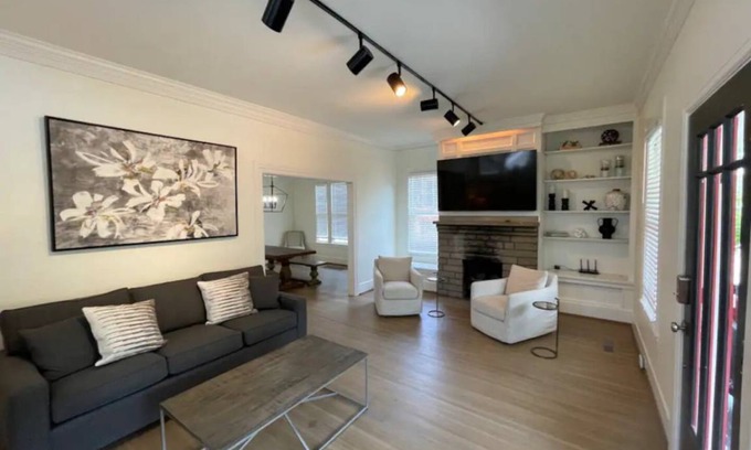Five Points South House | 193 m² House ∙ 2 bedrooms ∙ 9 guests
