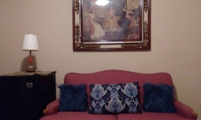 Monte Vista House | 1930s Rear Unit, 3 miles to DT, Walk 2 Trinity U, Private Entrance