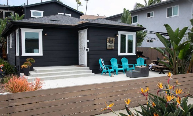 Townsite House | 1939 Redesigned California Beach Bungalow
