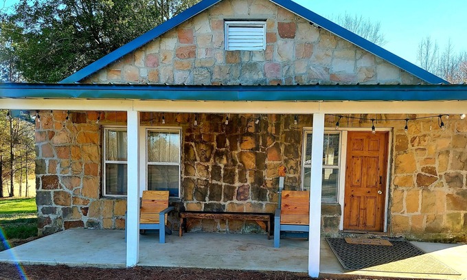 New Site Cottage | 1940's Farmhouse Cottage -Hot Tub! Wi-Fi! No Cleaning Fees!