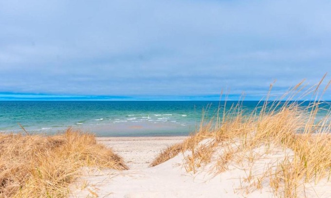 East Sandwich House | 195 M North Shore Boulevard East Sandwich Cape Cod - Beachland M
