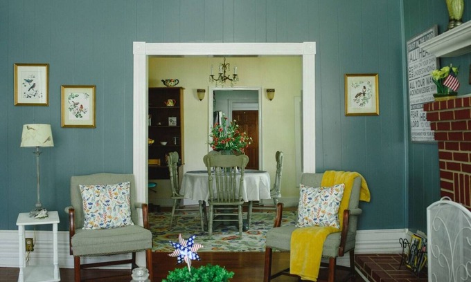 Bloomingdale Cottage | 1950's Cottage Convenient to Savannah