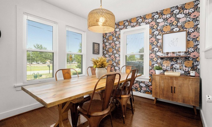 Tomball Cottage | 1950s Cottage-steps from Trendy Old Town Tomball dining, coffee, shops