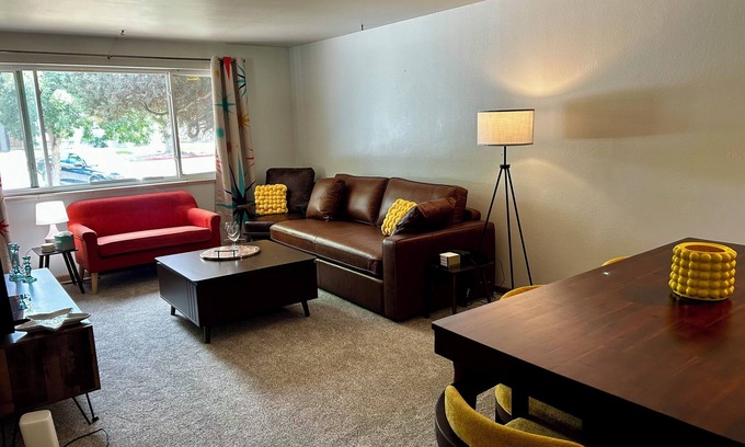 University North House | 1960s sanctuary in Old Town FoCo: Starlight House