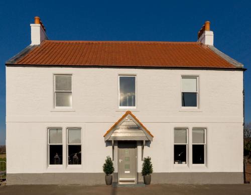 Musselburgh House | 19th Century Luxury Lodge with Hot-Tub