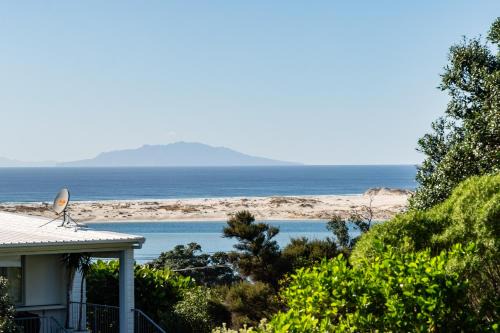 Mangawhai Heads House | 19th Hole Getaway - Mangawhai Holiday Home
