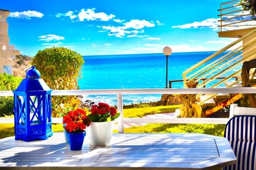 Salou Apartment | 1a. Línea, vistas al mar, acceso directo a playa y piscina