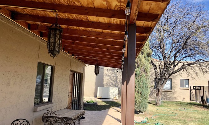 Tucson Cottage | 1b/1b Guest House Purple Mattress - Dogs/Horses welcomed