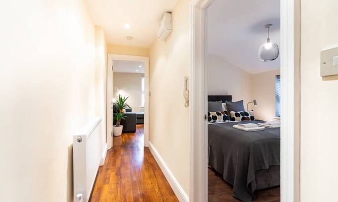 Bush Hill Park Apartment | 1bd Apt for 2 - 4. New flooring & furnishings