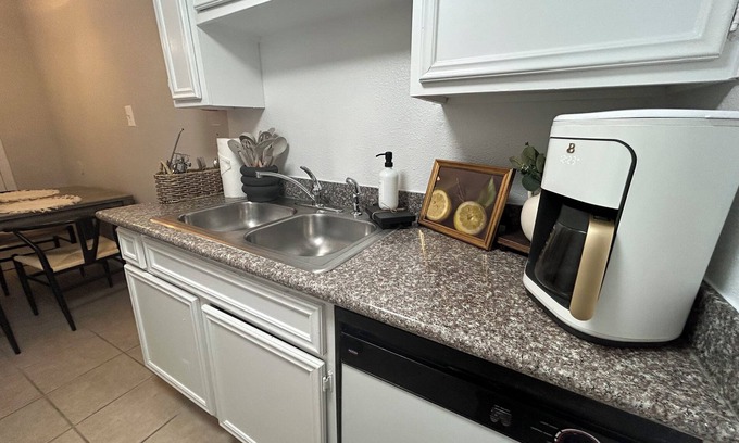 Edgebrook Apartment | 1bedroom apartment comfortable and quiet 😊