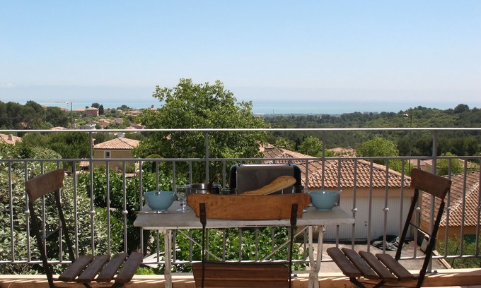 Biot Apartment | 1bedroom flat with terrasse and panoramic sea view over la Baie des Anges