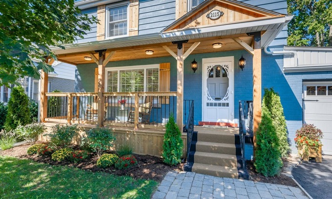 Burlington Apartment | 1Bedroom Lower Level unit |Ensuite laundry|Private